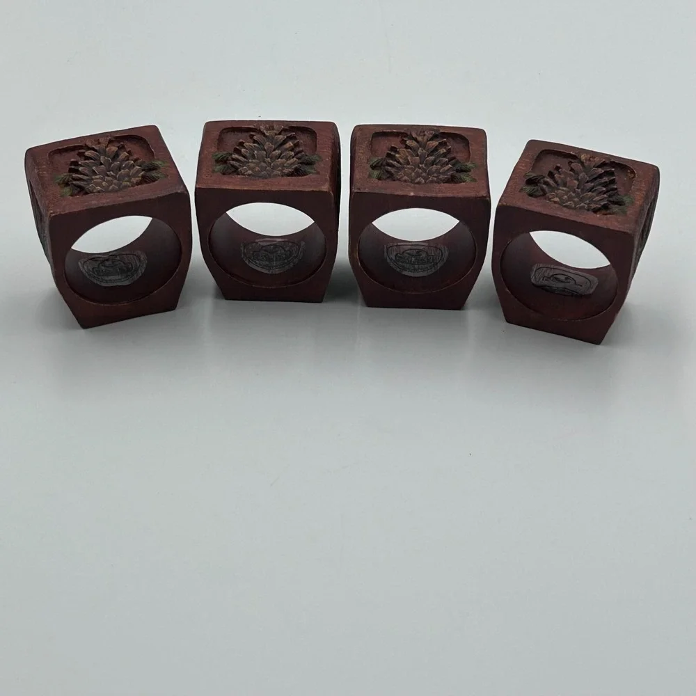 Set of 4 Big Sky Carvers Wood‎ Napkin Rings w/ Pine Cone & Stem on Sides